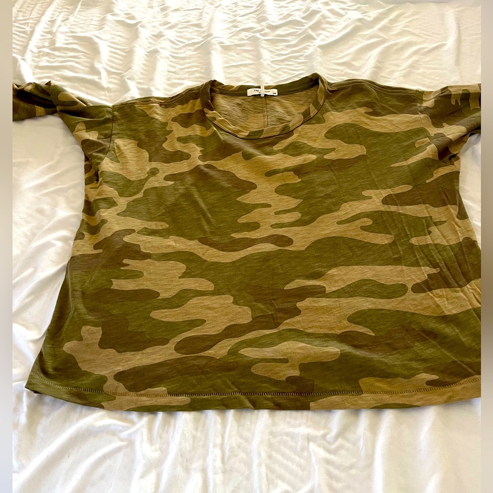 Rage and bone cropped long sleeve. Great condition. Size M